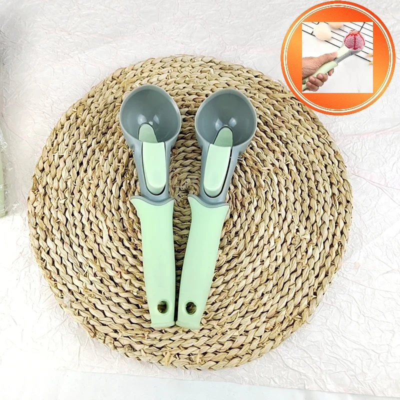 Cute Ice Cream Spoon Creative Elastic Plastic Ice Cream Digger Household Fruit Spoon Practical Kitchen Accessories
